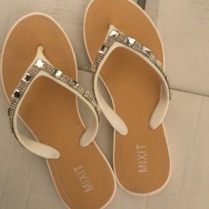 NWOT rhinestone sandals